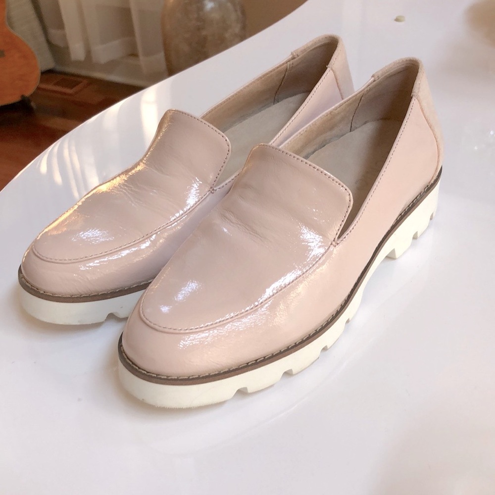 Pretty pink color and comfortable!  Worn once. Almost like new!
